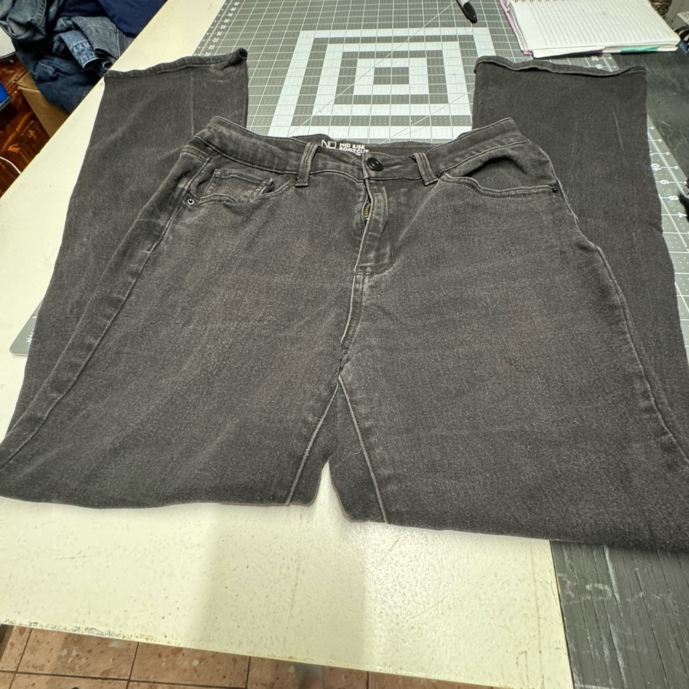 No Boundaries Black Mid Rise Bootcut Jeans Size 11